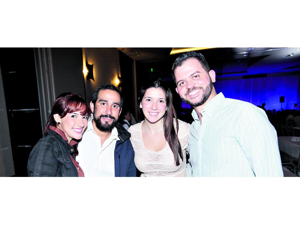 Romina Martucci, Leonardo Quevedo, Carolina de Reyes y Teo Reyes.()
