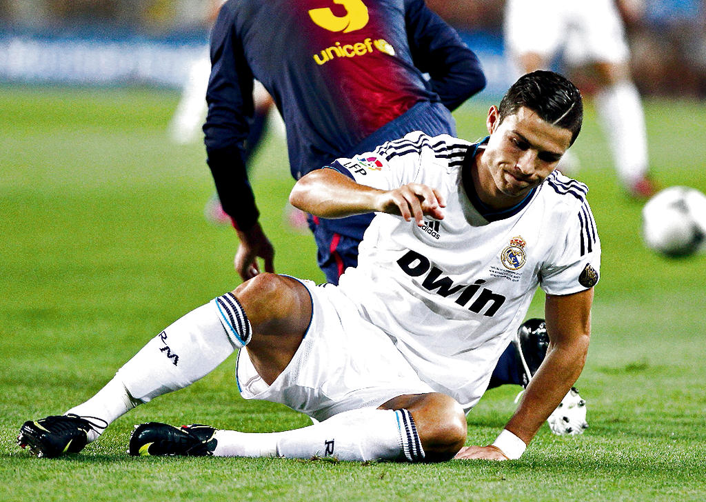 Inconforme. Ronaldo se lamenta por no lograr la victoria.(AP)