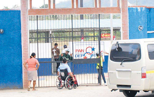 <p>Instalación. Fachada del Estadio de Metetí.</p>