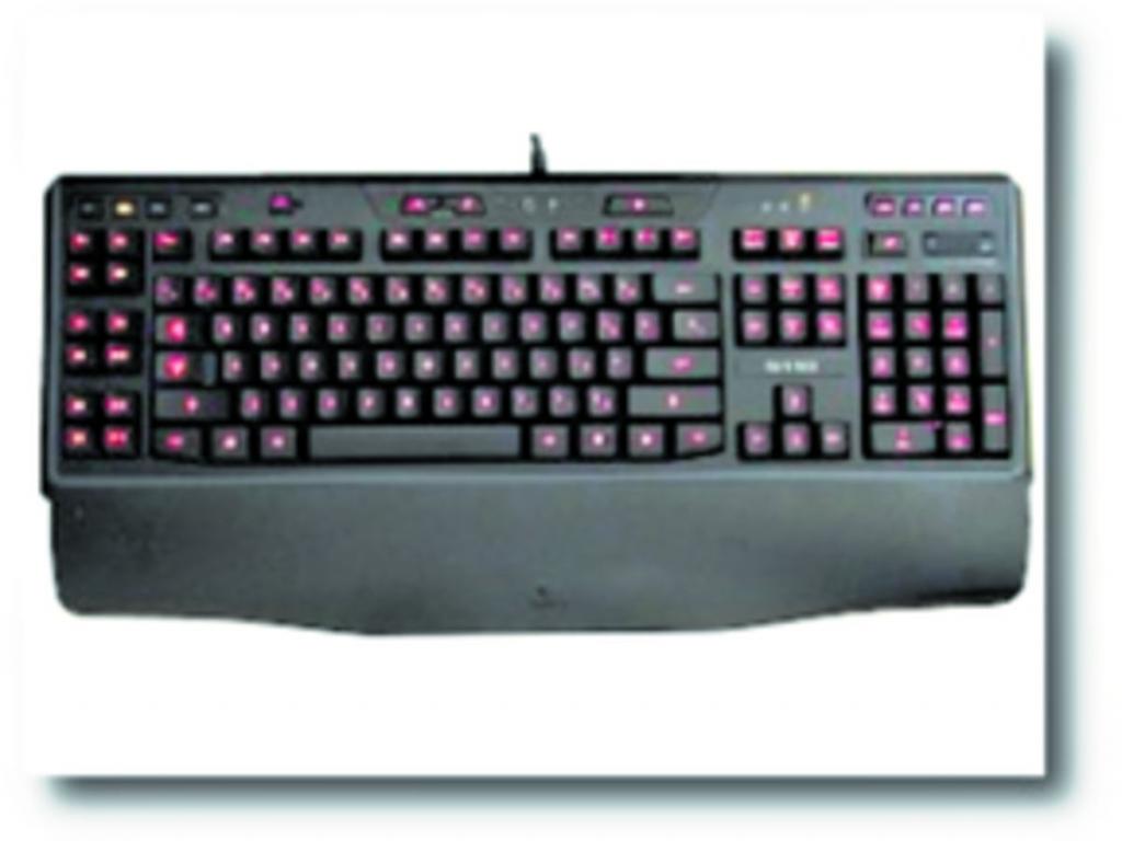Logitech G110. Este es un teclado con iluminación de fondo, ajuste de brillo, con teclas multimedia, rueda de desplazamiento y desvío de la tecla. Excelente para los fanáticos de los juegos de PC y quienes lo usan en la oscuridad.(Mejores teclados para PC