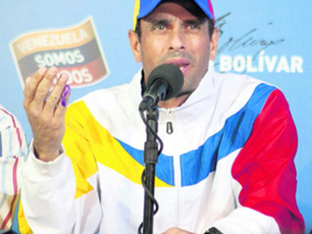 El opositor Henrique Capriles le pidió a sus seguidores que evitaran cualquier tipo de provocación y que se mantuvieran en sus casas.(EFE)