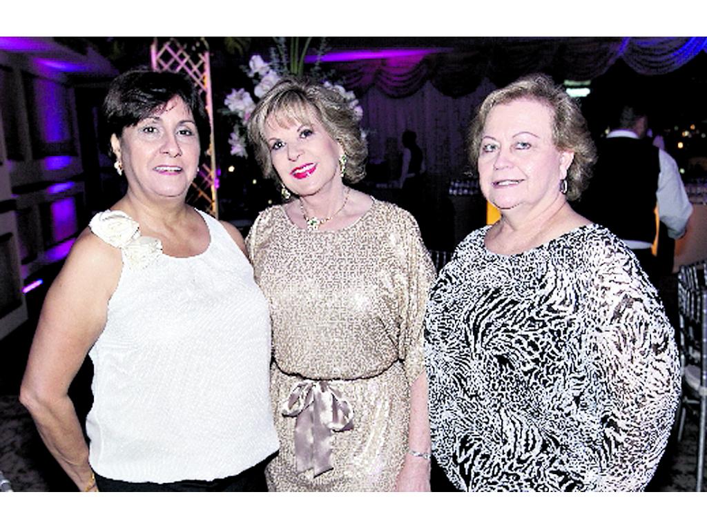 2. Teresita Farrugia, Dilia de la Guardia y Rosa María de Norte. ()