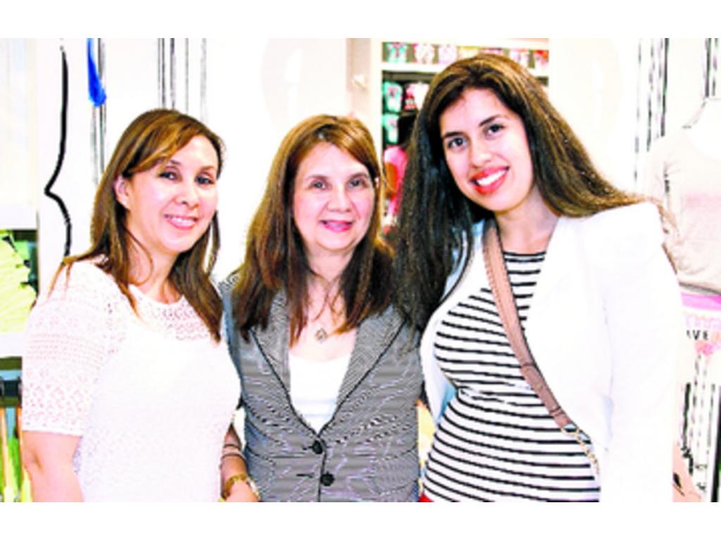 2. Lorena Caballero, Rossana Caballero y Rossana Berríos.