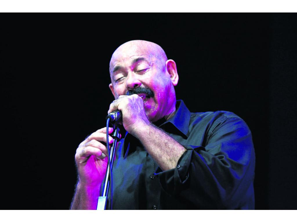 Frankie Ruiz Jr. interpretó varios temas de su fallecido padre.