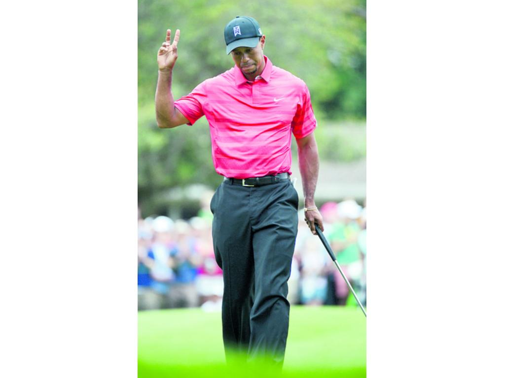 El estadounidense Ricky Fowler solo jugó un par de hoyos.(AP)