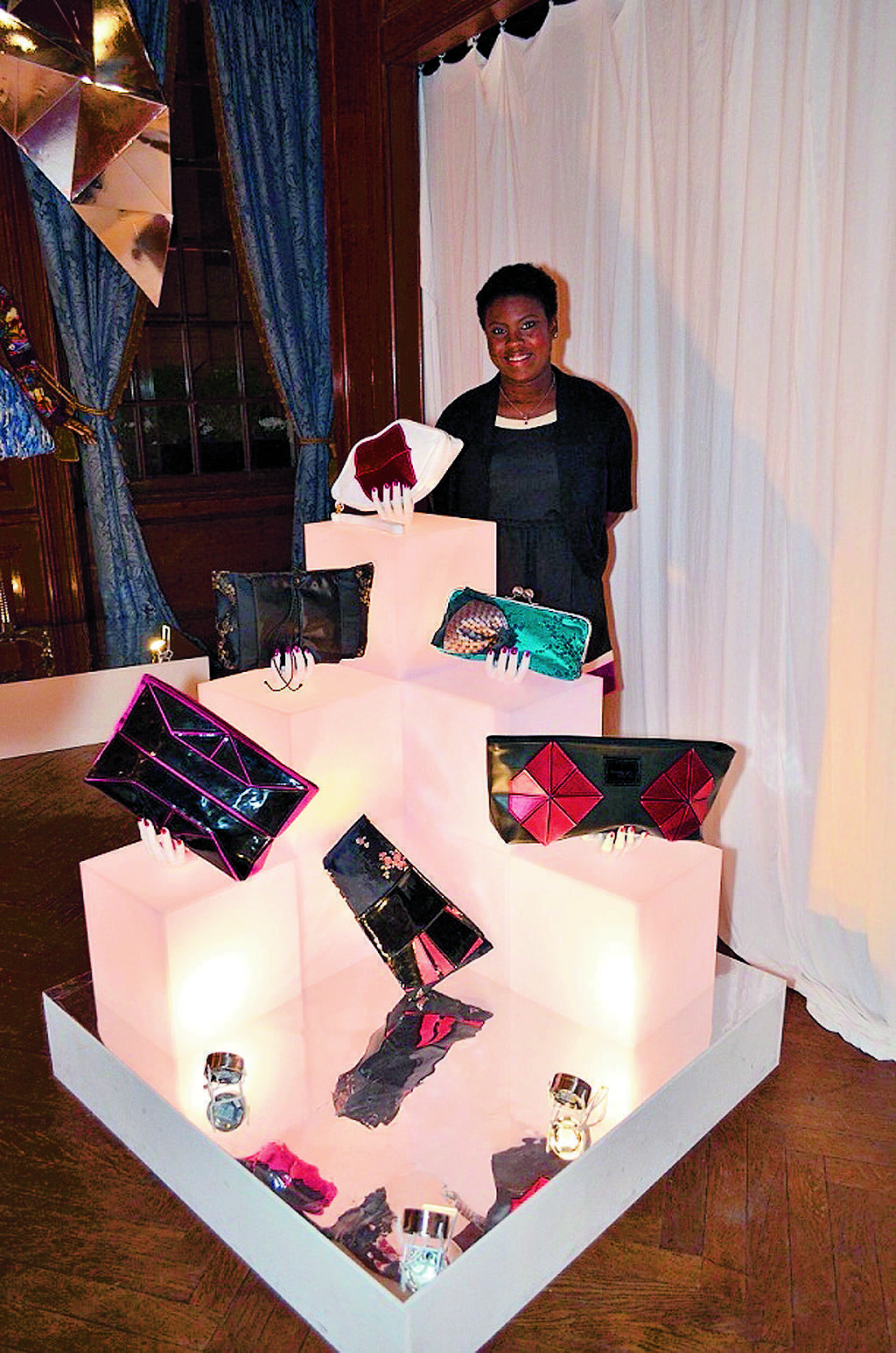 Geniesse Pierre con su línea de carteras de lujo Butterfly Villa.