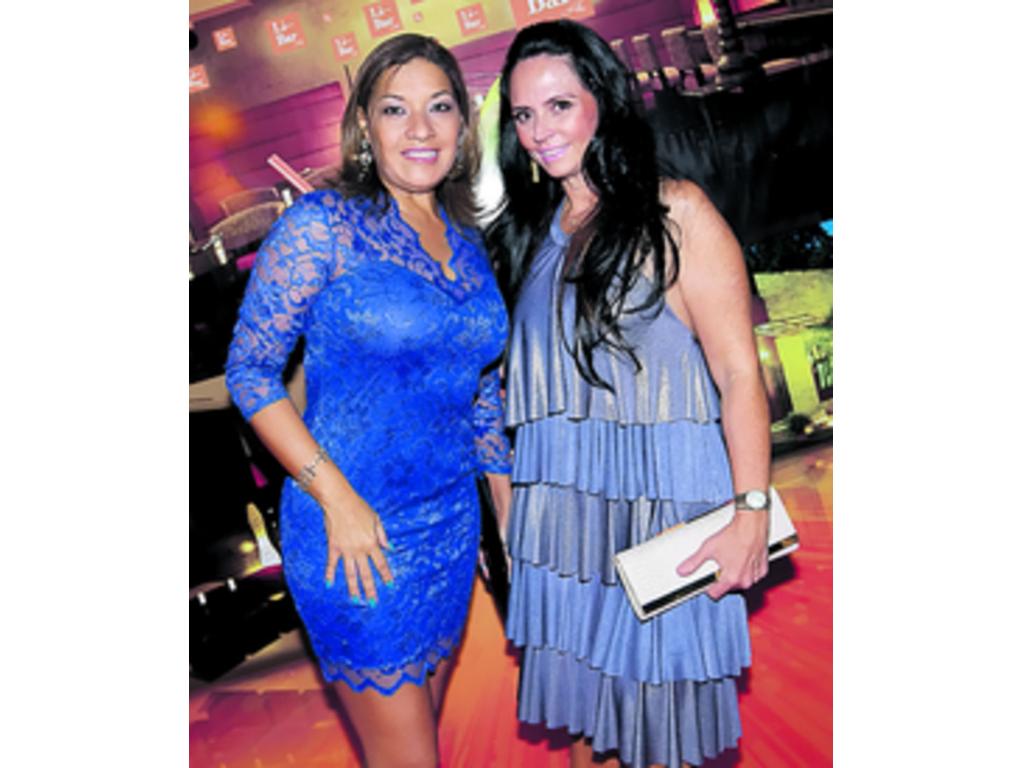 7. Melanie Sarti, Lorena Sarti, Elsi Cappelli, Gina Sarti y Mariane Ortiz.
