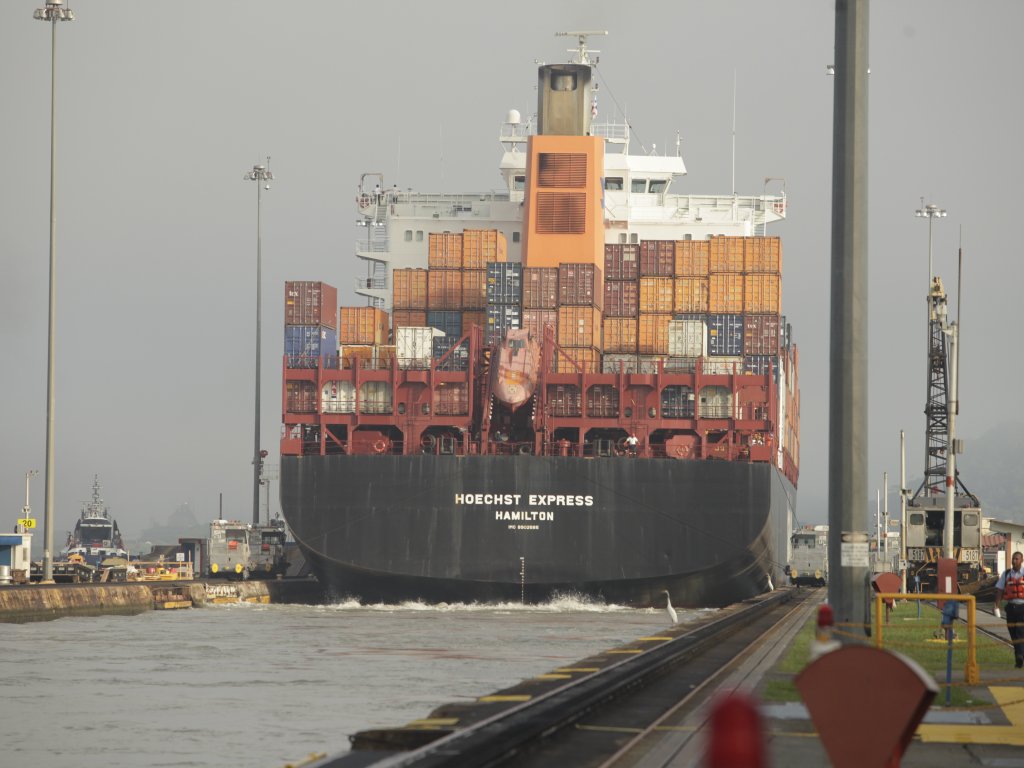 El Canal de Panamá es una vía de tránsito que sirve para el traslado de
mercancías y que representa para la industria marítima en general,
ahorros en costos y en tiempo, dos principales factores en el mercado
mundial.(Archivo)