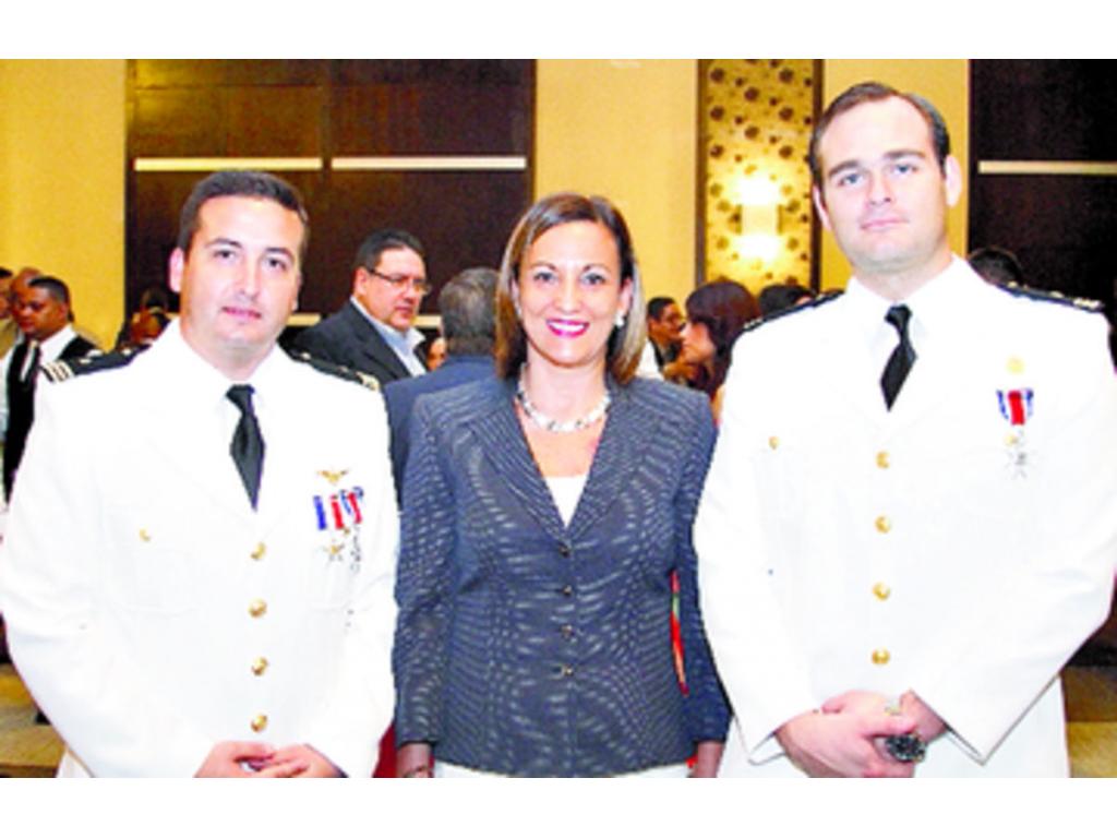 3. Jonathan Farrar, Esperanza Casteleiro y Carlos Alberto Vázquez.