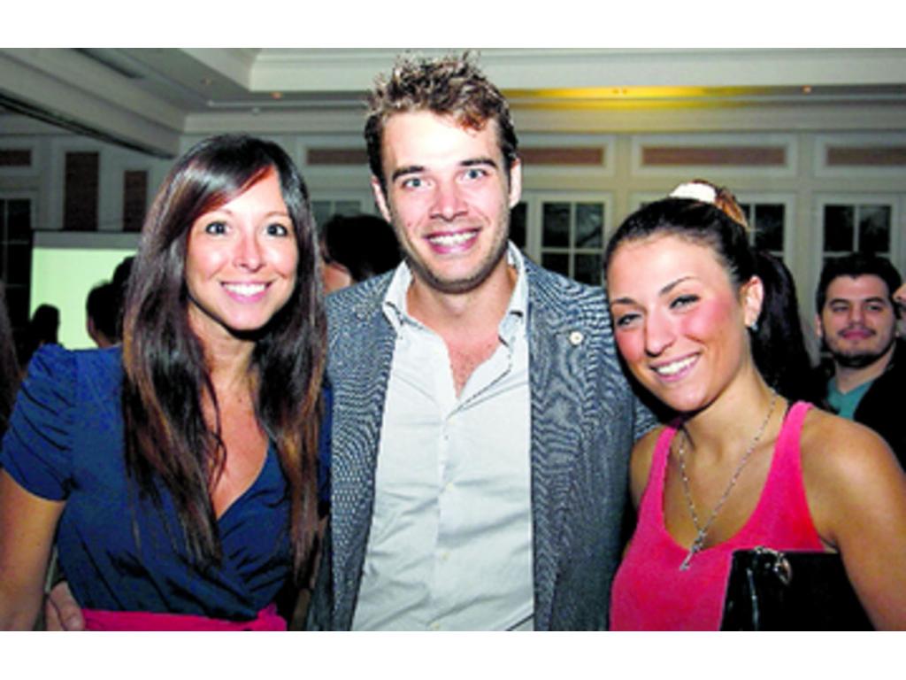 5. Rossana Roccari, Alex Cuevas y Martina Mansuino.
