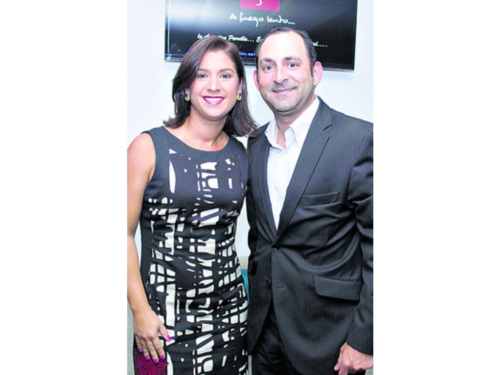 8. Denise de Suárez y Roberto Arosemena.