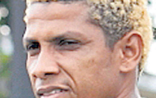 <p>El fútbol de Panamá está mejorando mucho, estamos en un buen nivel y estas cosas no deberían existir. El estadio deberían cerrarlo por un buen tiempo y meterle mano.</p>
