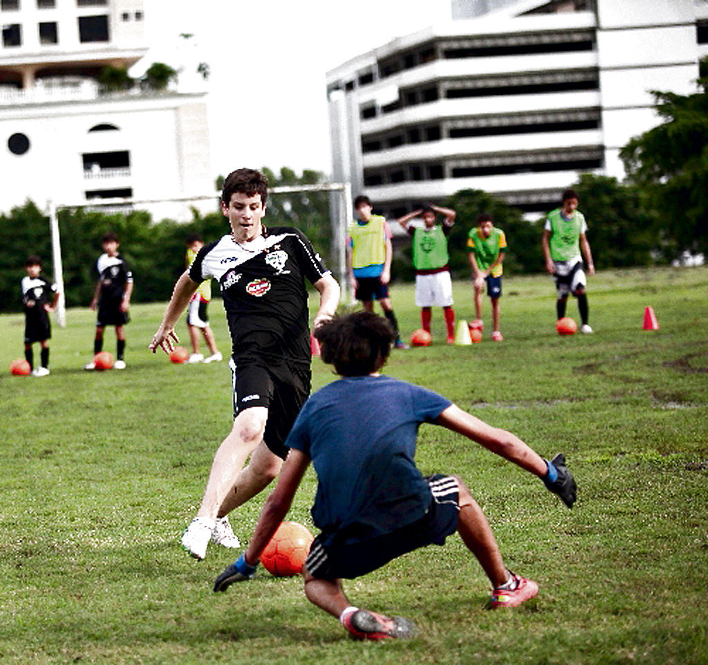 Los chicos practican todas las tardes después de clases.(FOTO: Anayansi Gamez.)