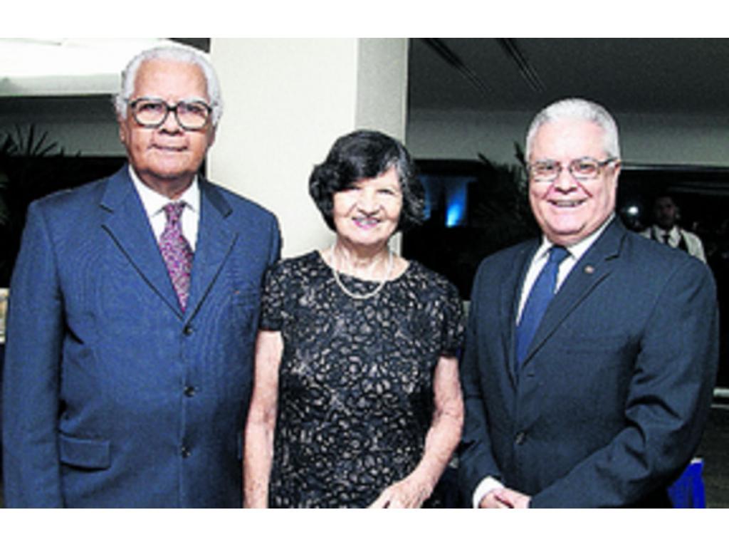 3. Luis Manuel Hernández, Graciela de Hernández, Fermín y Rita Chan.