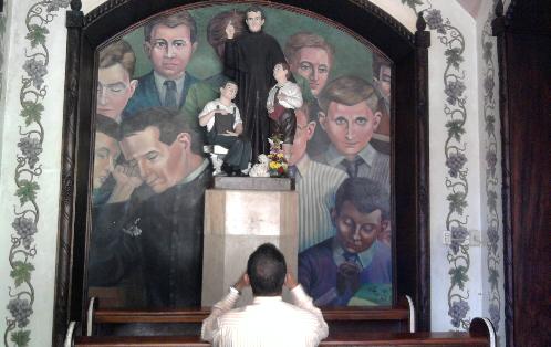 Los devotos de San Juan Bosco, califican a su Santo como una "válvula de escape", a sus problemas. Foto/Mellibeth González<br>
