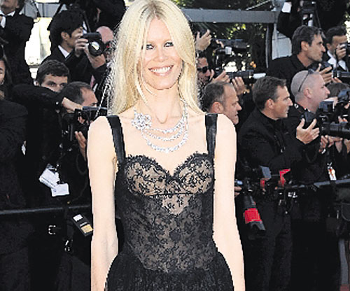 <p>La modelo Claudia Schiffer también visitó Cannes. </p>