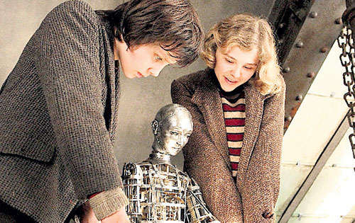 <p>Tecnología. Los robots tienen miles de movimientos que imitan con precisión comportamientos humanos.</p>