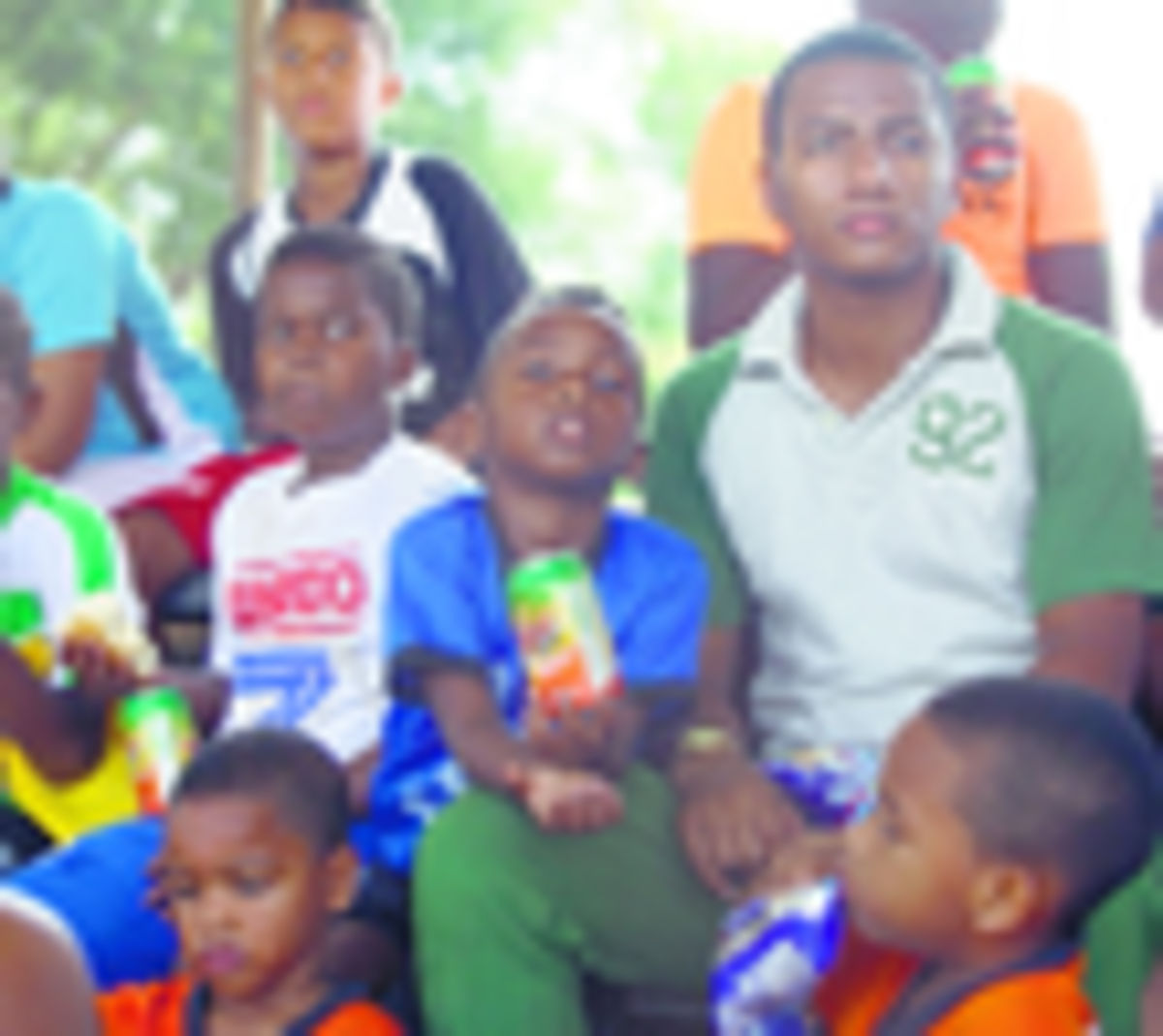 Grandes y chicos asisten.(Anayansi Gamez)