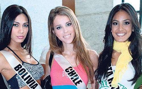 <p>Miss Bolivia, miss Chile y miss Costa Rica en una mañana de ejercicios</p>