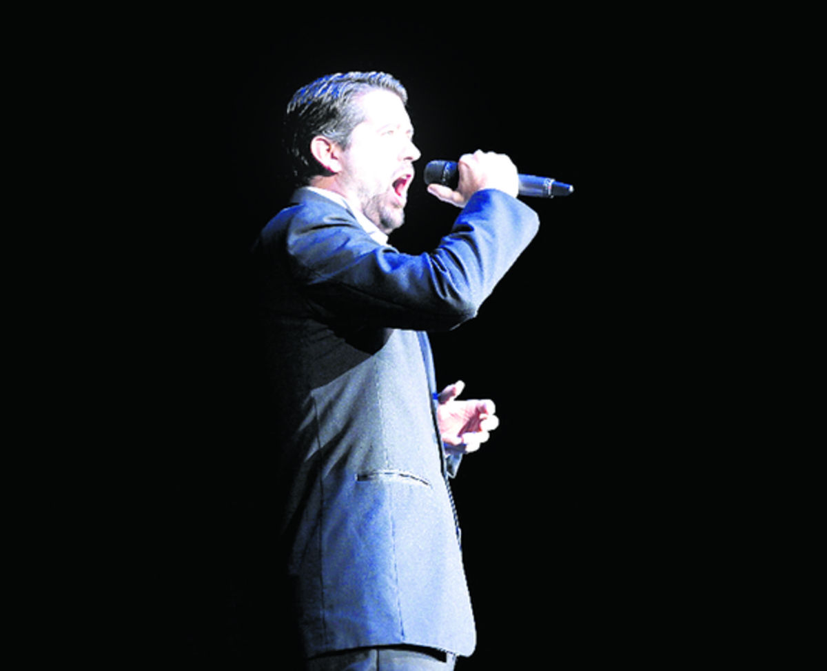 El barítono Ricardo Velásquez fue quien abrió el show.