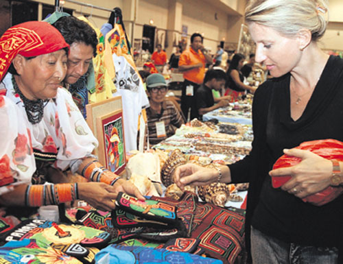 <p>Unos 1200 artesanos de distintos puntos del país participaron en la versión # 35 de la Feria Nacional de Artesanías 2012. Foto Ilustrativa <br></p>