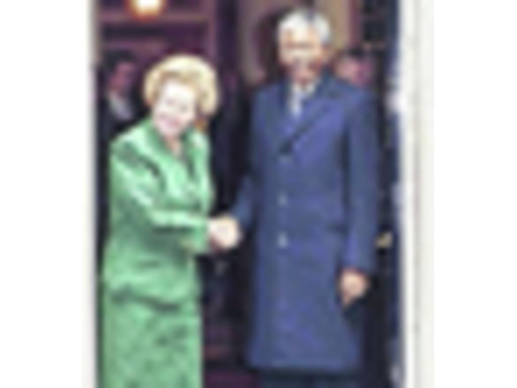 1990 Margaret Thatcher Se reunió con Mandela el 4 de julio; ya habían transcurrido cinco meses de su liberación y se promocionaban los cambios del país. (Estrechó lazos especiales con algunos mandatarios Con la mayoría de ellos lo que tenía en común eran