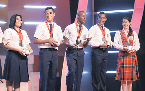 <p> Gloria Ortíz, Elpidio González, Manuel Mosquera, Edwin Beitía y Loussis McDonald. </p>