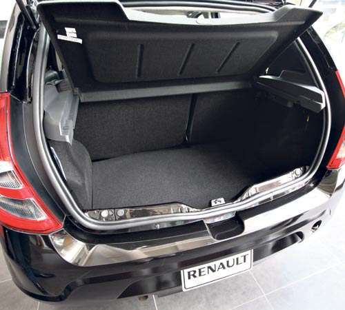 <p>Carga. Su asiento trasero es abatible adaptable a los volúmenes de carga, según cada persona.</p>