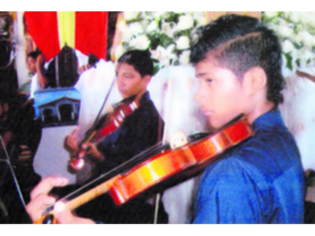 Parte del grupo de los pequeños de la orquesta.(Cortesía.)