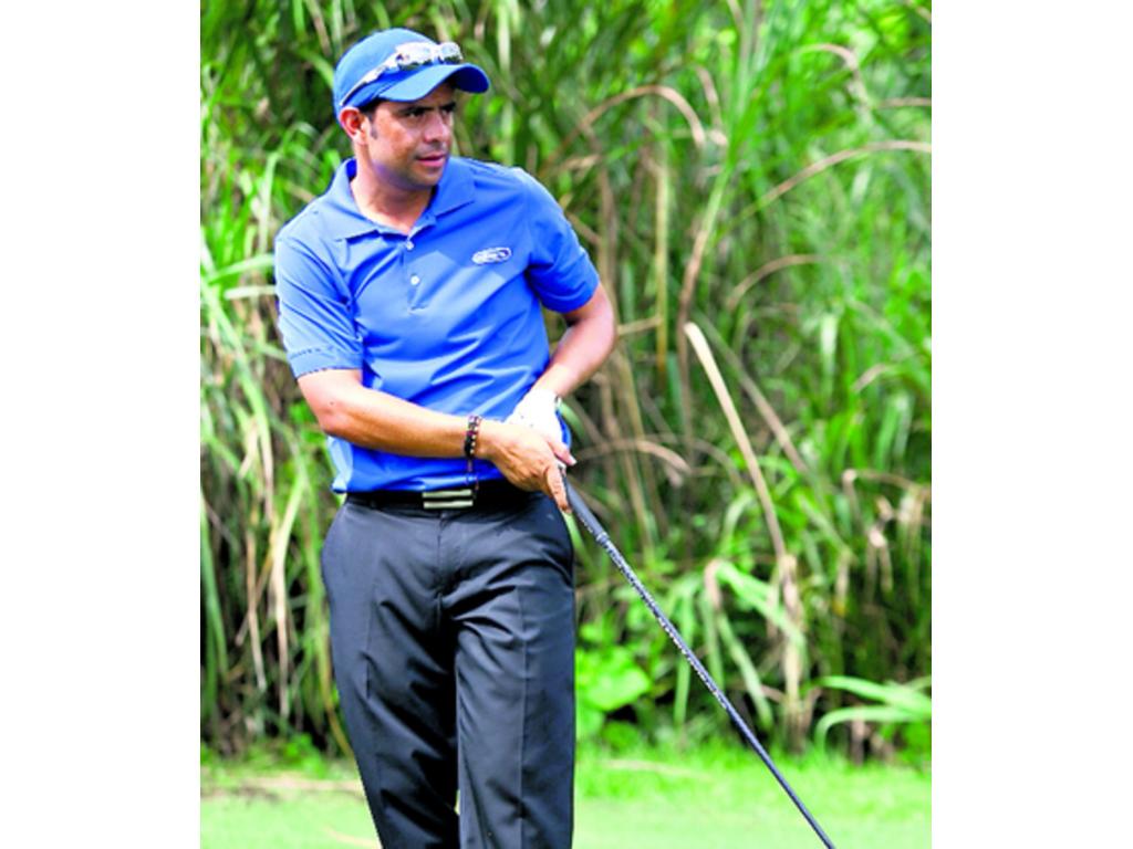 6. Víctor Bonifatti participó como jugador aficionado.()