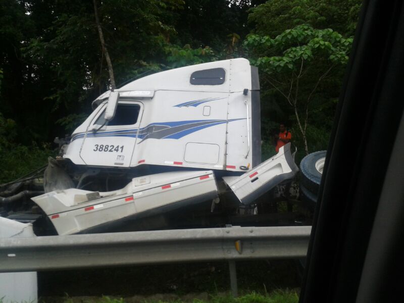 Accidente en la vía Centenario. Foto: Cortesía<br>