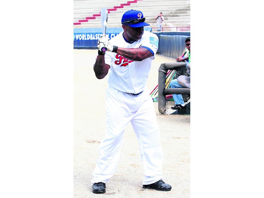 José Macías(Francisco González)