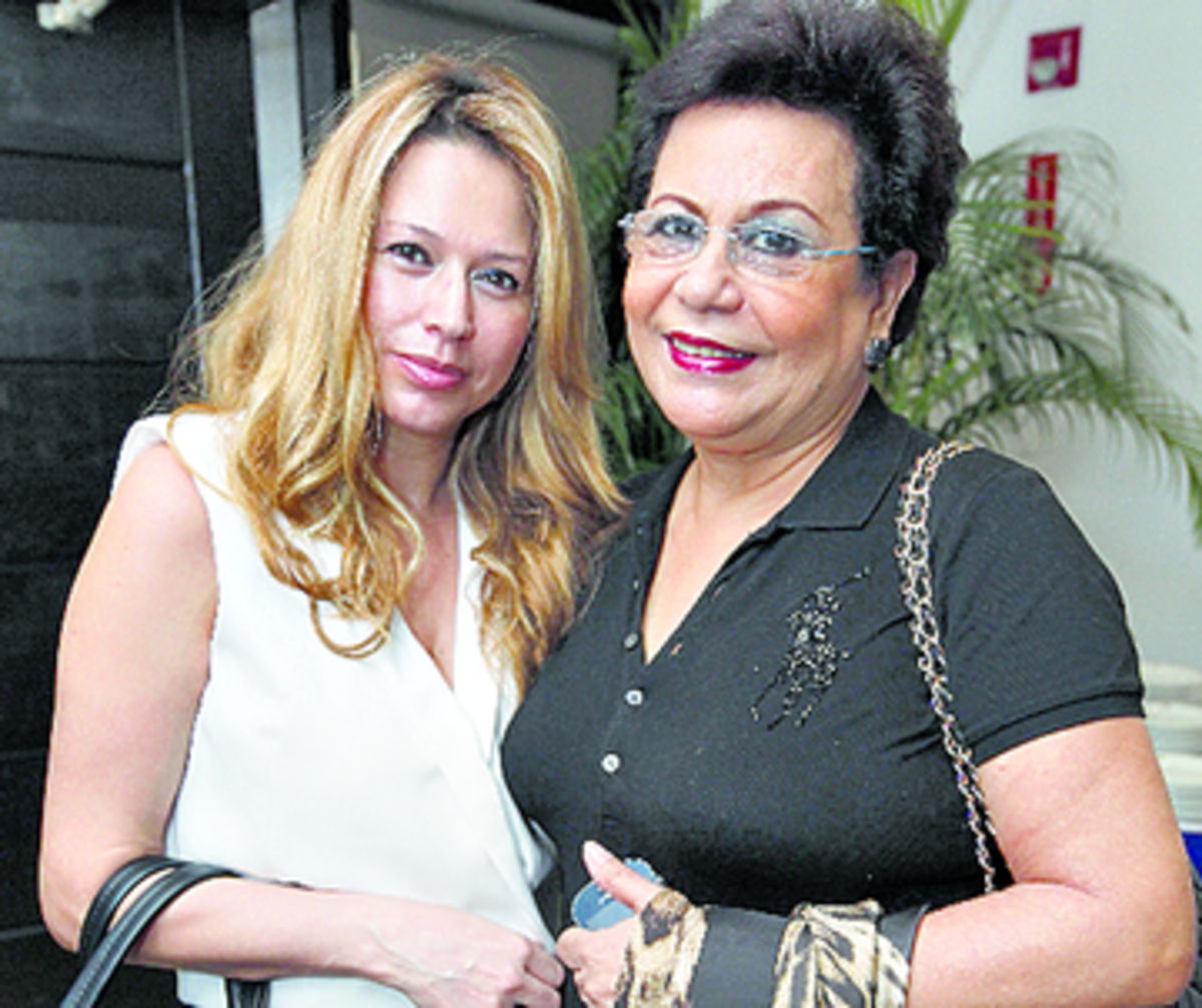 3. Piedad Galeano y Lupe de Hassán.