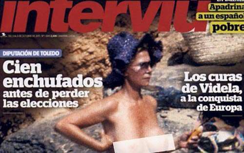 <p>Topless. No es la primera vez que se publican sus fotos desnuda. La revista 'Indiscreta' lo hizo en 1984.</p>