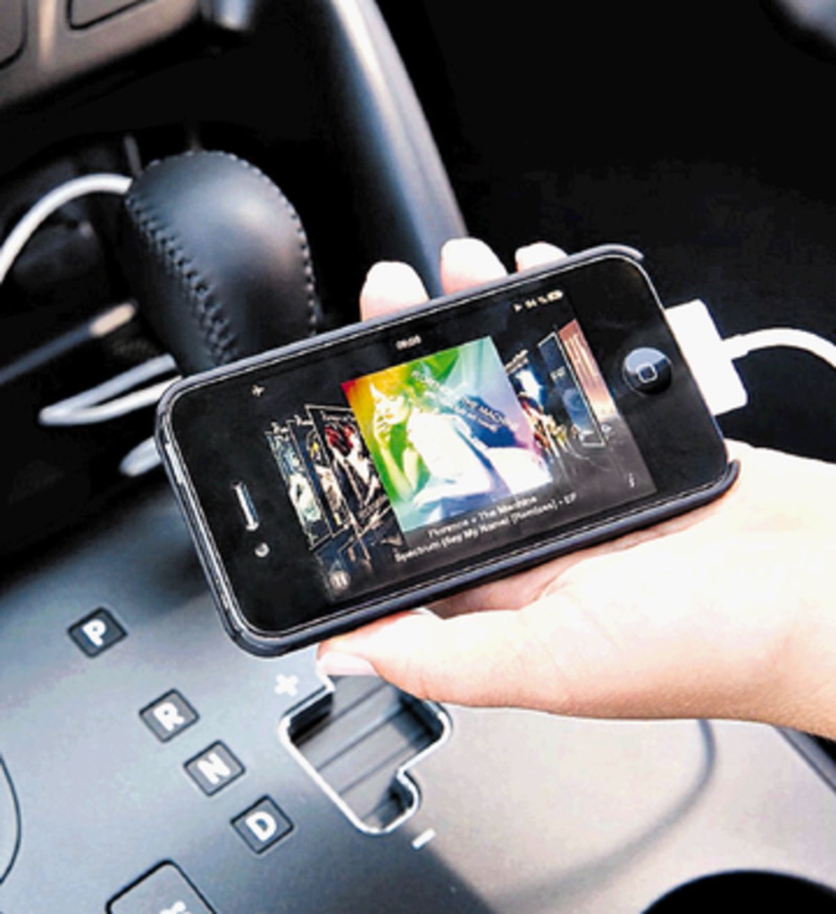 Tiene conectividad para teléfonos iPhone y disfrutar de buena música.()