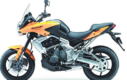 <p>Motor: bicilíndrico de 4 tiempos </p>
