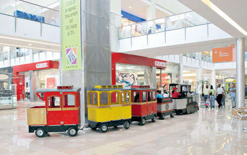 <p>Ley. Evalúan los terrenos y las mejoras.</p>