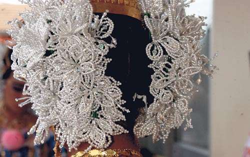 <p>Los tembleques on adornos de perlas y otros materiales</p>