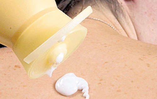 <p>La Fete, exfoliación corporal. 1 hora por $90.00. En Clarins.</p>