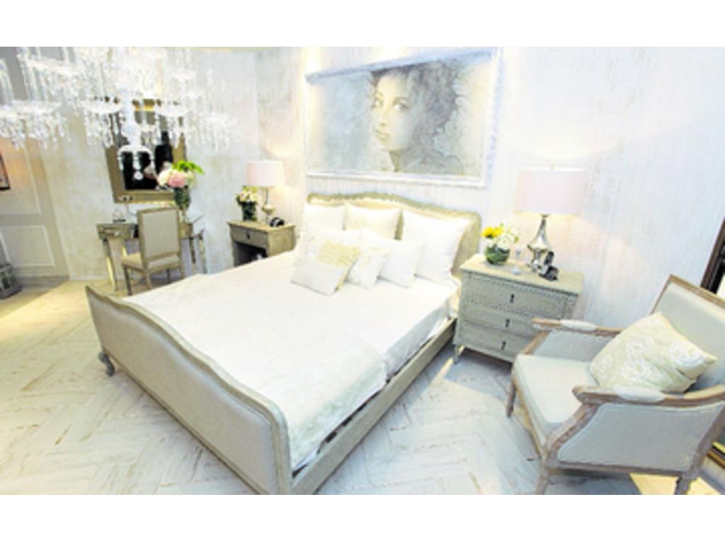 Recámara con sello romántico en blanco. Muebles de los años 50.