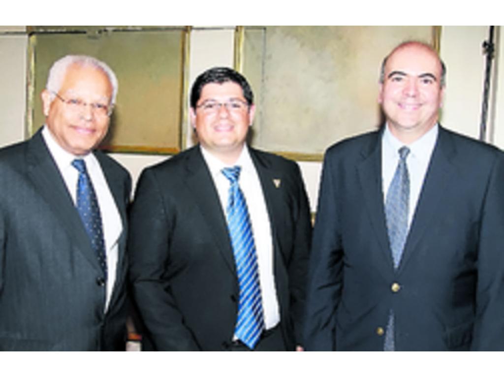 2. Moisés Veliz, Orlando Reyes y Félix de Sousa.