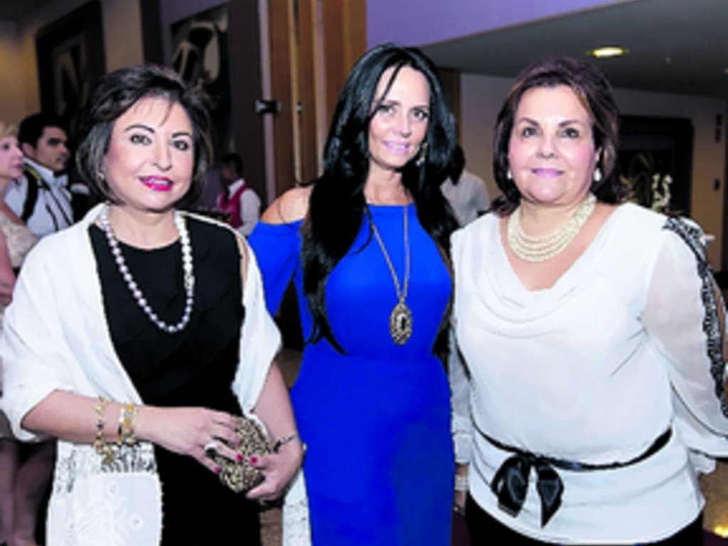 11. Marta de Salcedo, Evelia de Diez, Maribel Rodríguez y Dora Aued.