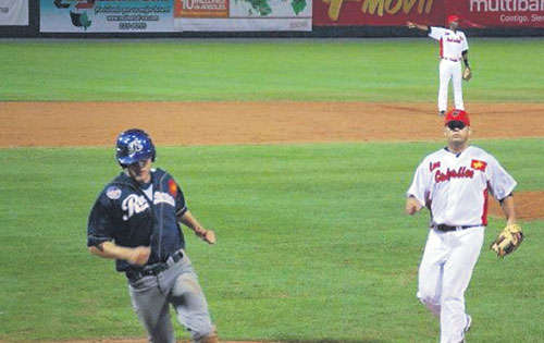 <p>Calidad. La labor de los peloteros ha hecho que se juegue un buen béisbol en Probeis.</p>