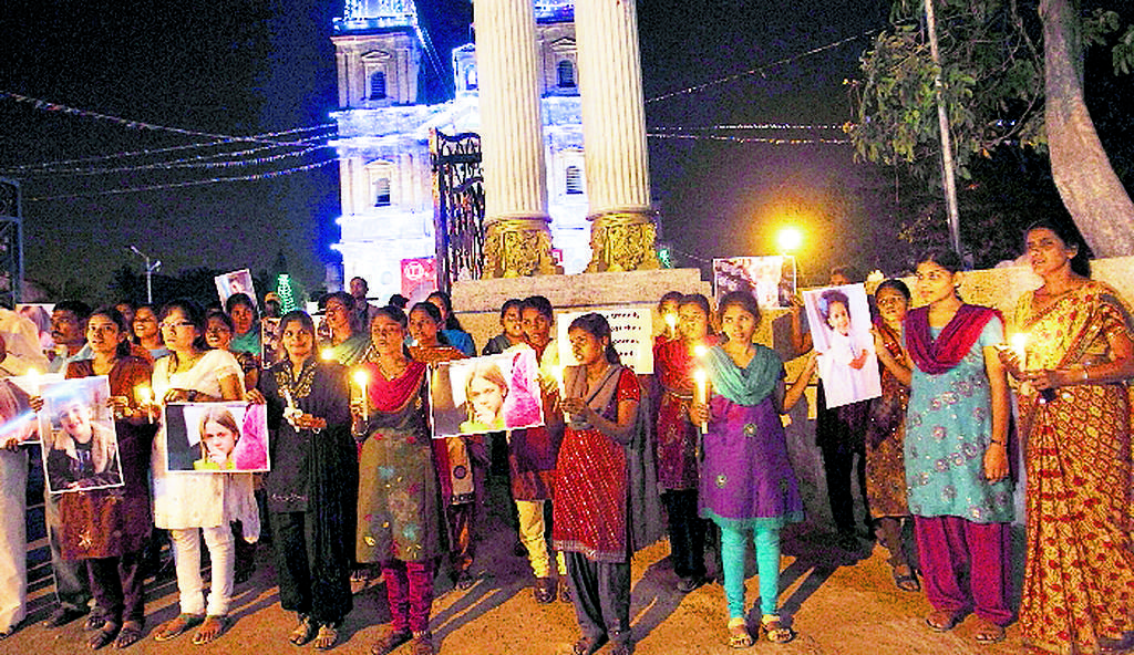 Solidaridad. En India recuerdan a las víctimas del tiroteo.(AP)
