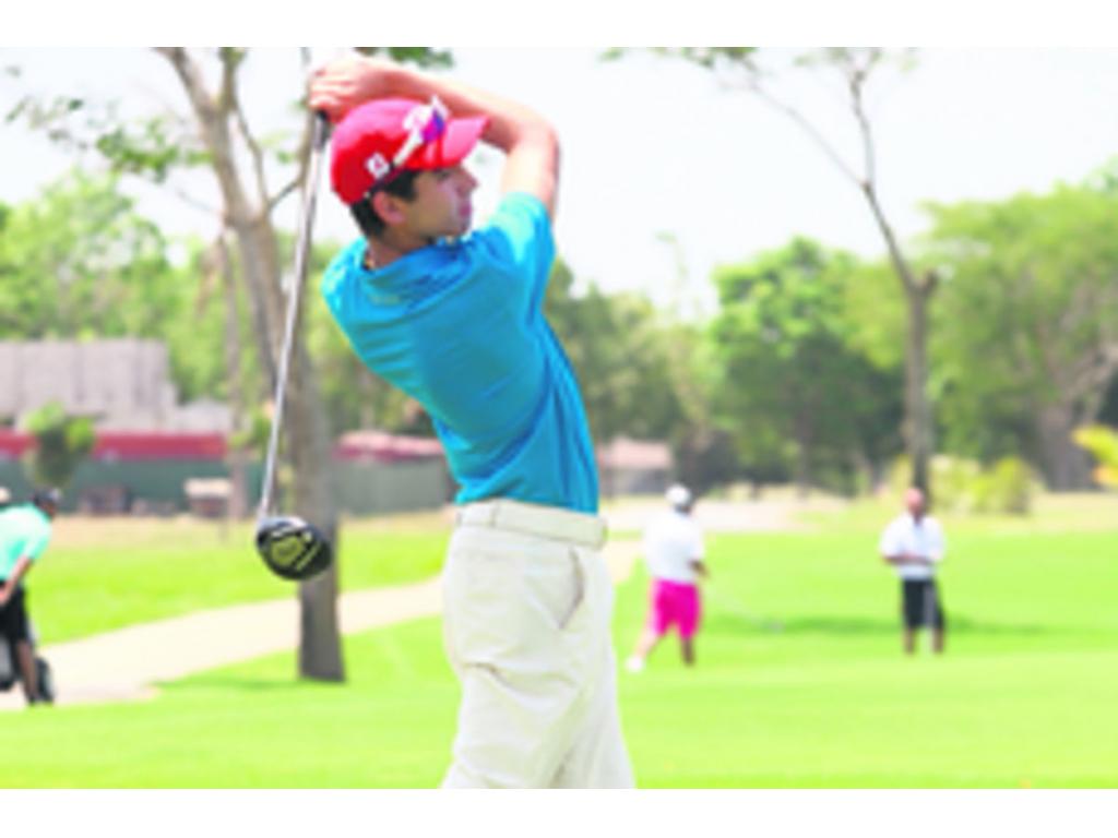 Marcos Cabarcos volvió a tocar la puerta. El considerado como la nueva sangre del golf nacional tuvo un gran torneo, llegando a definir el campeonato nacional, en un desempate, frente a Miguel Ordóñez. (Anayansi Gamez)