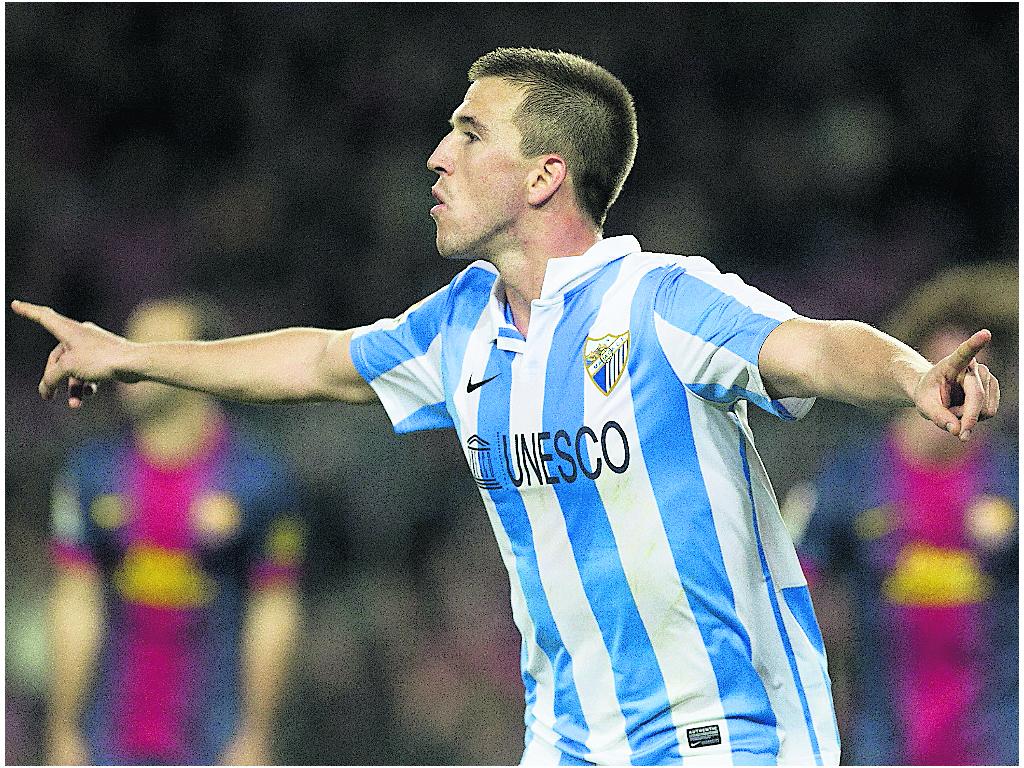 El héroe. Camacho, con su tanto, mantuvo viva la eliminatoria para el Málaga.(EFE)