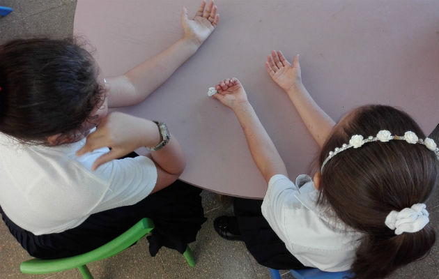 Algunos de los alumnos afectados fueron retirados por sus padres en La Chorrera. Algunos de los alumnos afectados fueron retirados por sus padres en La Chorrera.