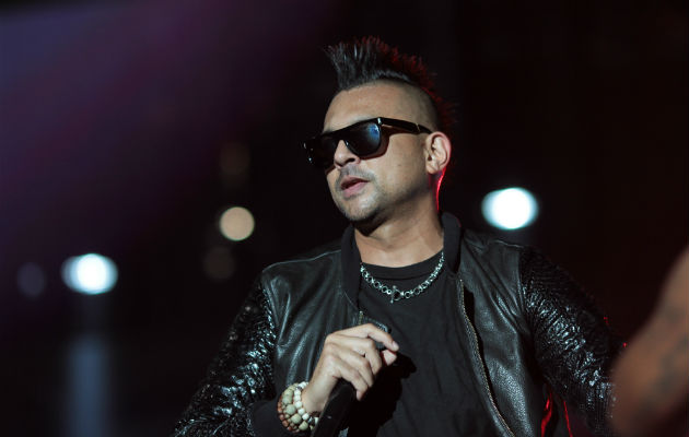 El color negro fue el protagonista en el escenario. Sean Paul cantó hasta sudar.(Shino SH)