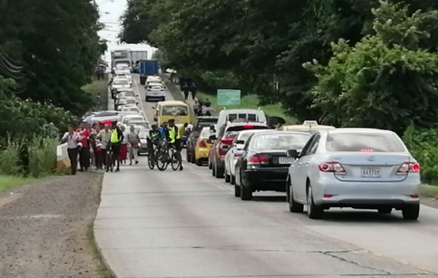 En colegio bilingüe de La Chorrera presionan para que culminen nuevo plantel Además cerraron varias calles internas del centro de La Chorrera. Foto: Eric A. Montenegro.