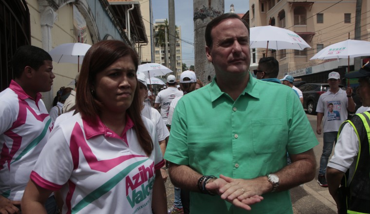 Azihra Valdés junto a Riccardo Francolini. Azihra Valdés junto a Riccardo Francolini.
